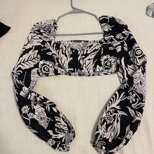 verge girl black and white floral long sleeve crop top